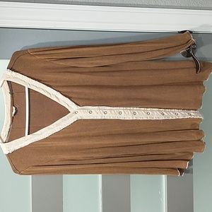 New! Brown top with quilted detail